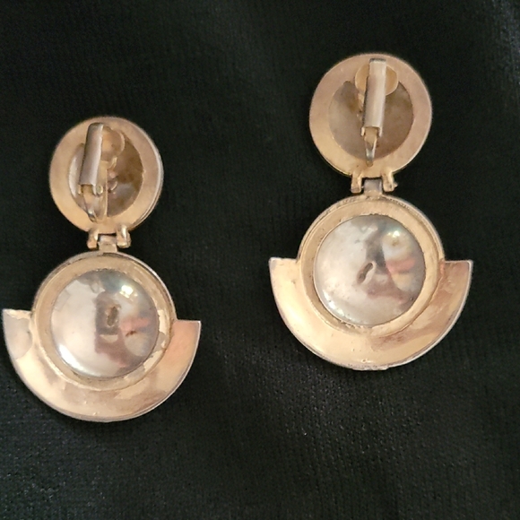 Vintage RETRO-Gold Tone Double Disc Drop Earrings -Clip Ons - Picture 3 of 8